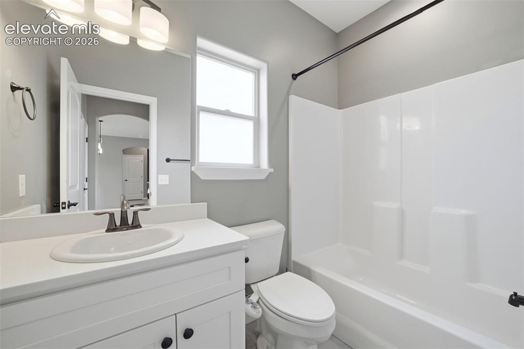 Image 14 of 29: Bathroom