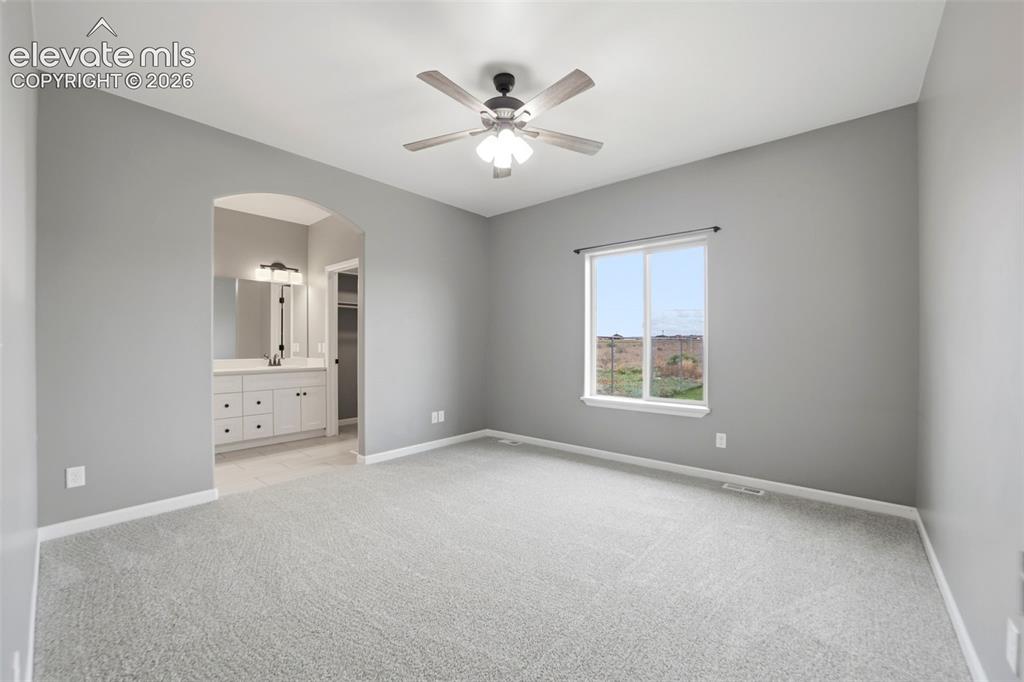Image 17 of 29: Bedroom