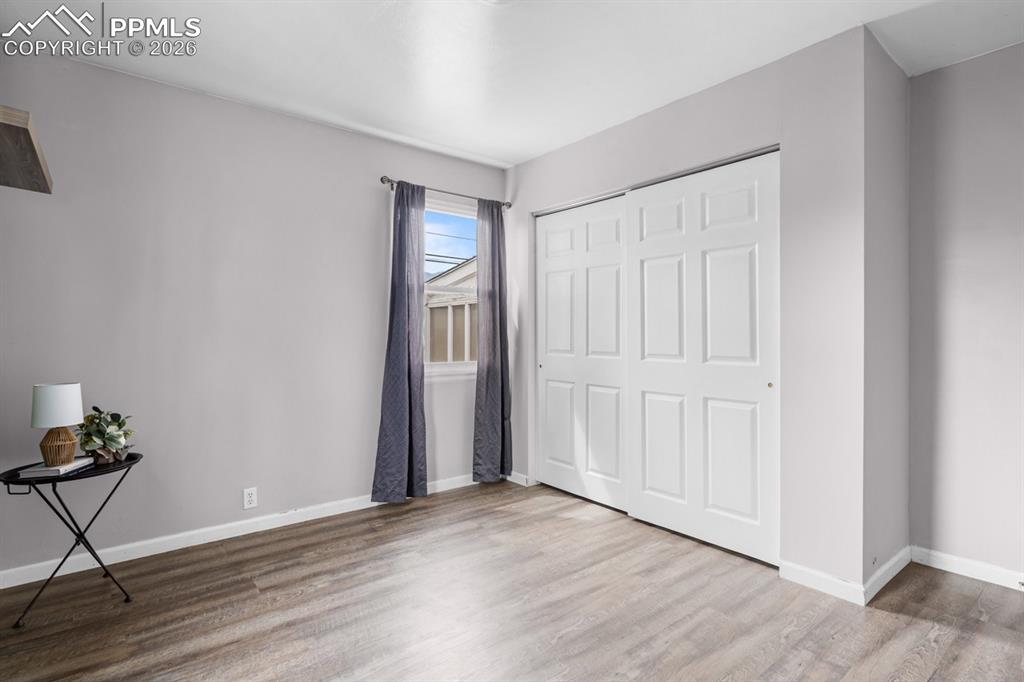 Image 13 of 32: Bedroom