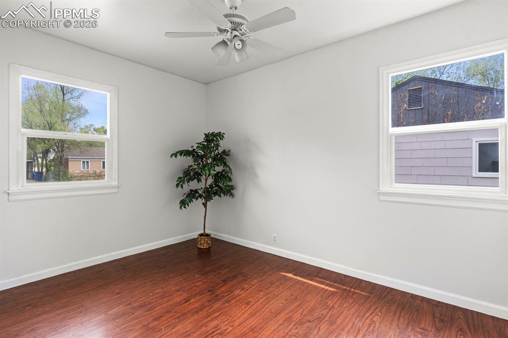 Image 18 of 32: Bedroom #3