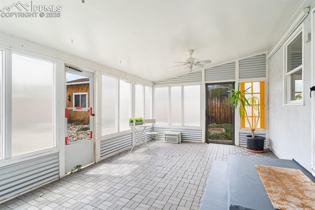 Image 21 of 32: Sun Room