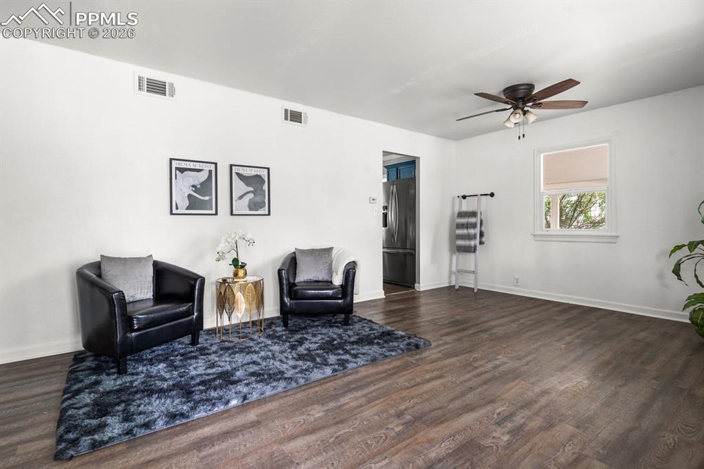 Image 3 of 32: Living Room