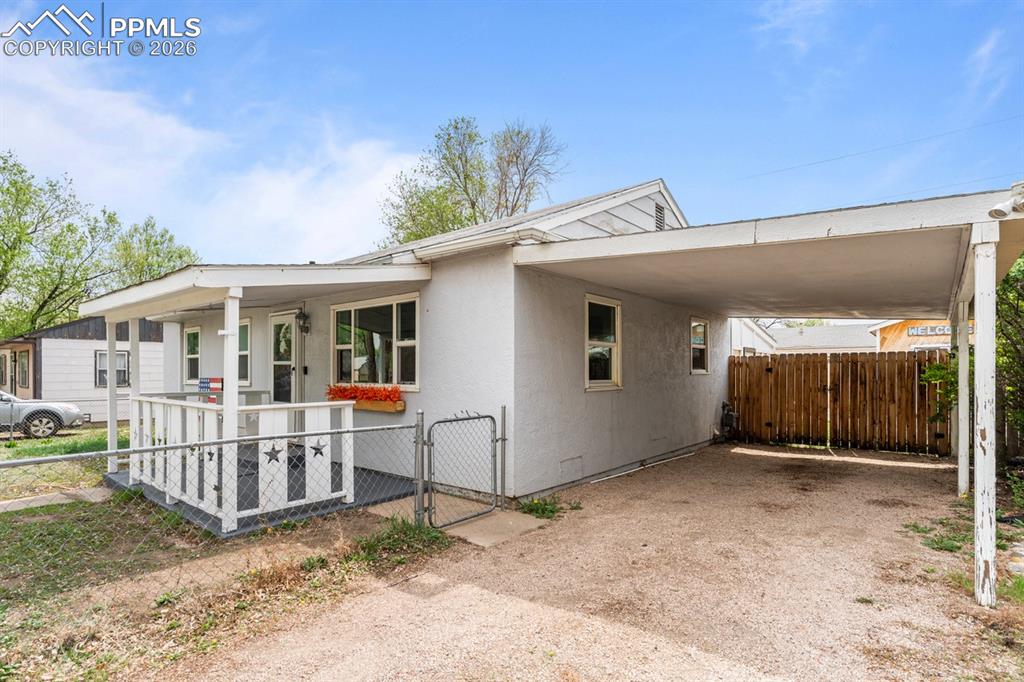 Image 30 of 32: Carport!