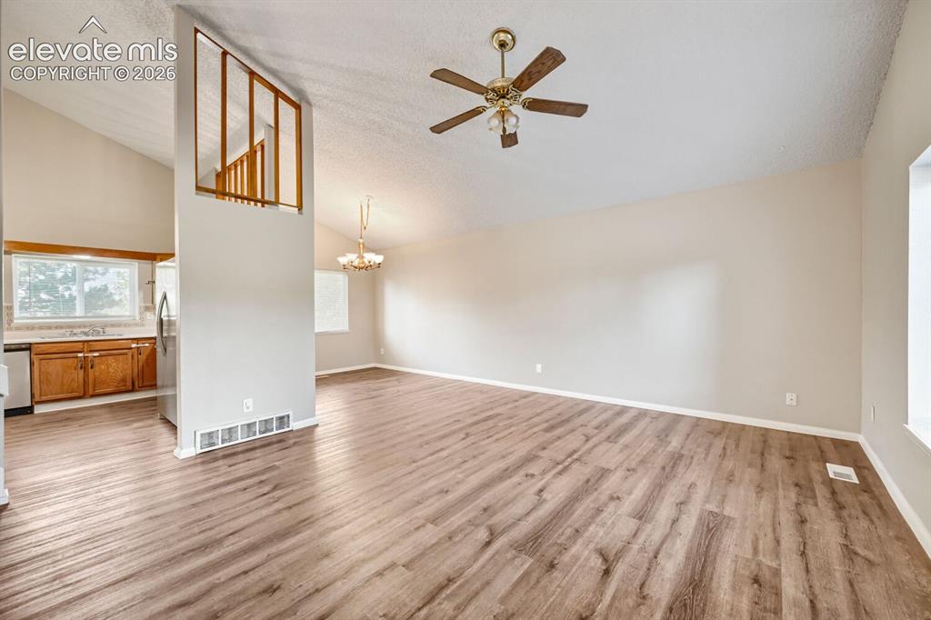 Image 6 of 31: Living Room