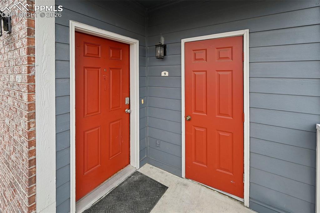 Image 22 of 29: Entry