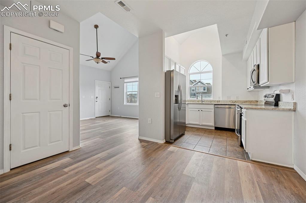 Image 3 of 29: Kitchen