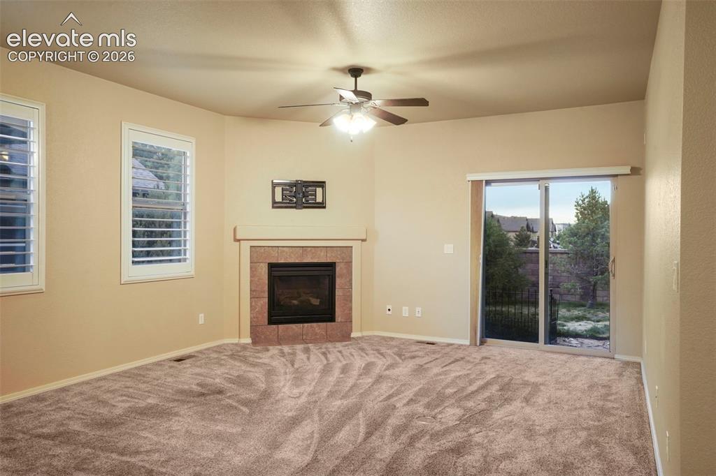Image 8 of 30: Living Room