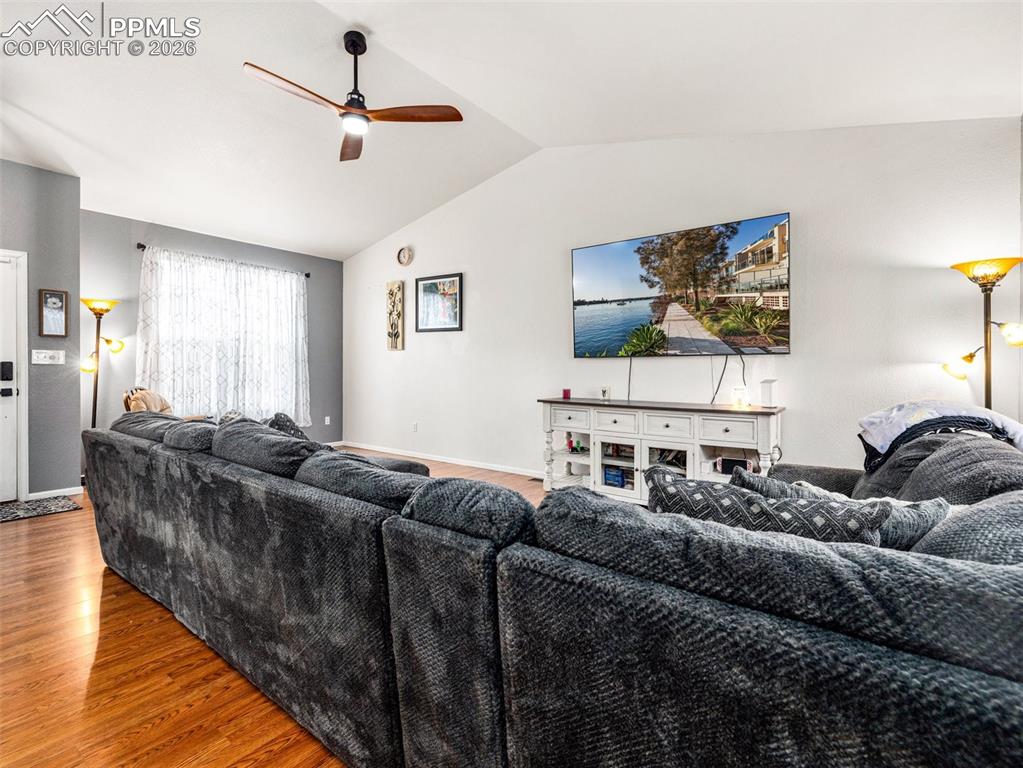 Image 5 of 25: Living Room