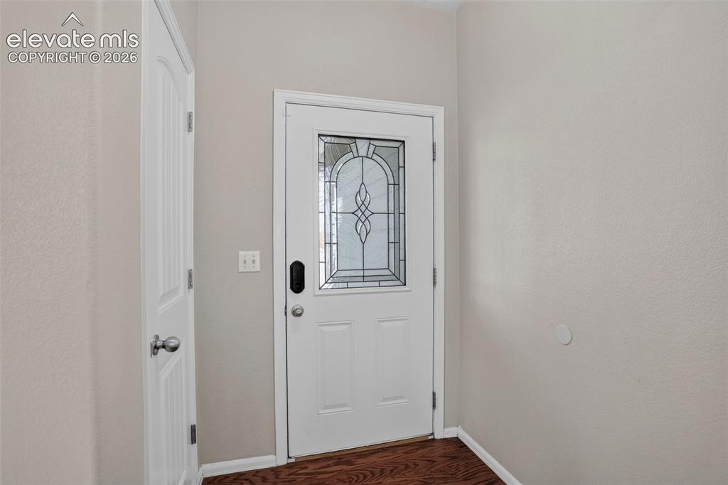 Image 18 of 40: Entry