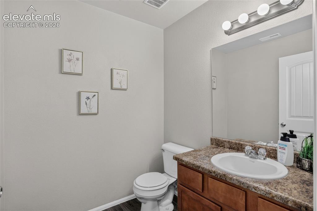 Image 6 of 40: Bathroom