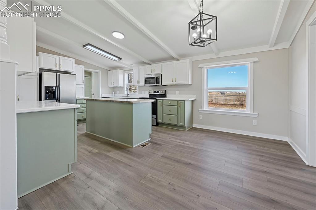 Image 11 of 43: Kitchen