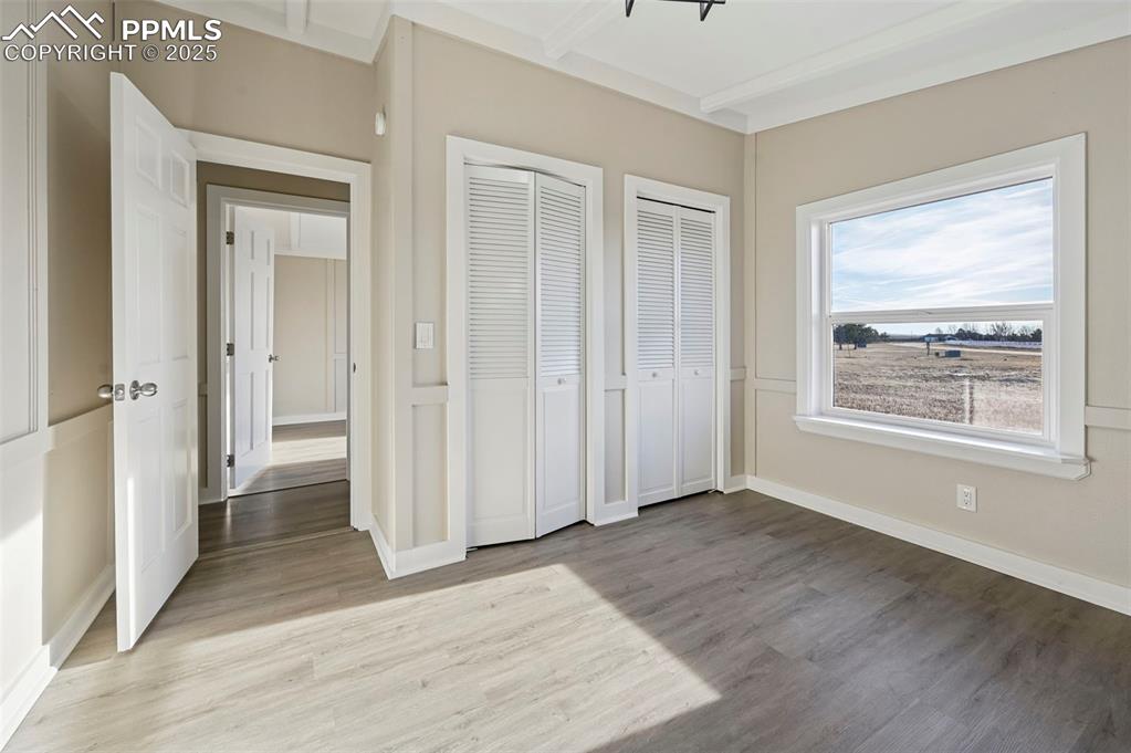 Image 23 of 43: Bedroom