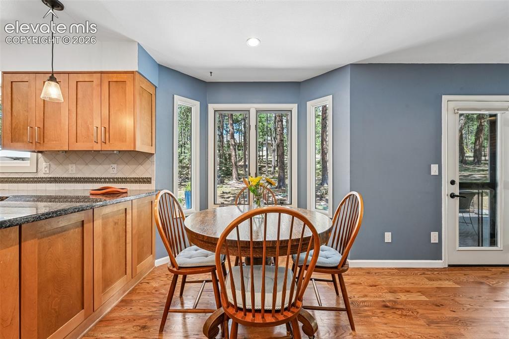 Image 13 of 46: Dining Area