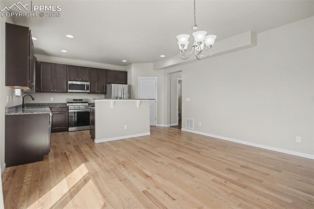 Image 14 of 47: Kitchen