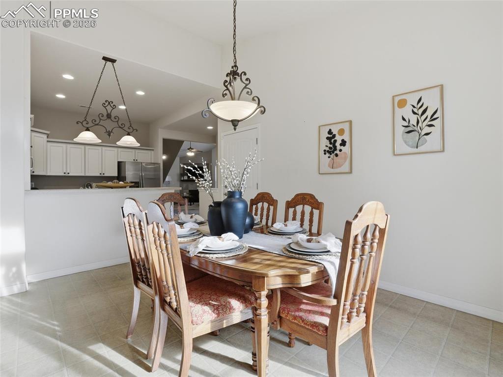 Image 14 of 43: Dining Area