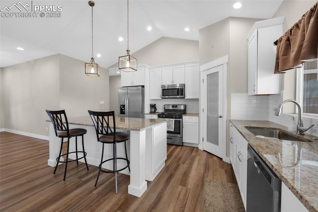 Image 13 of 30: Kitchen