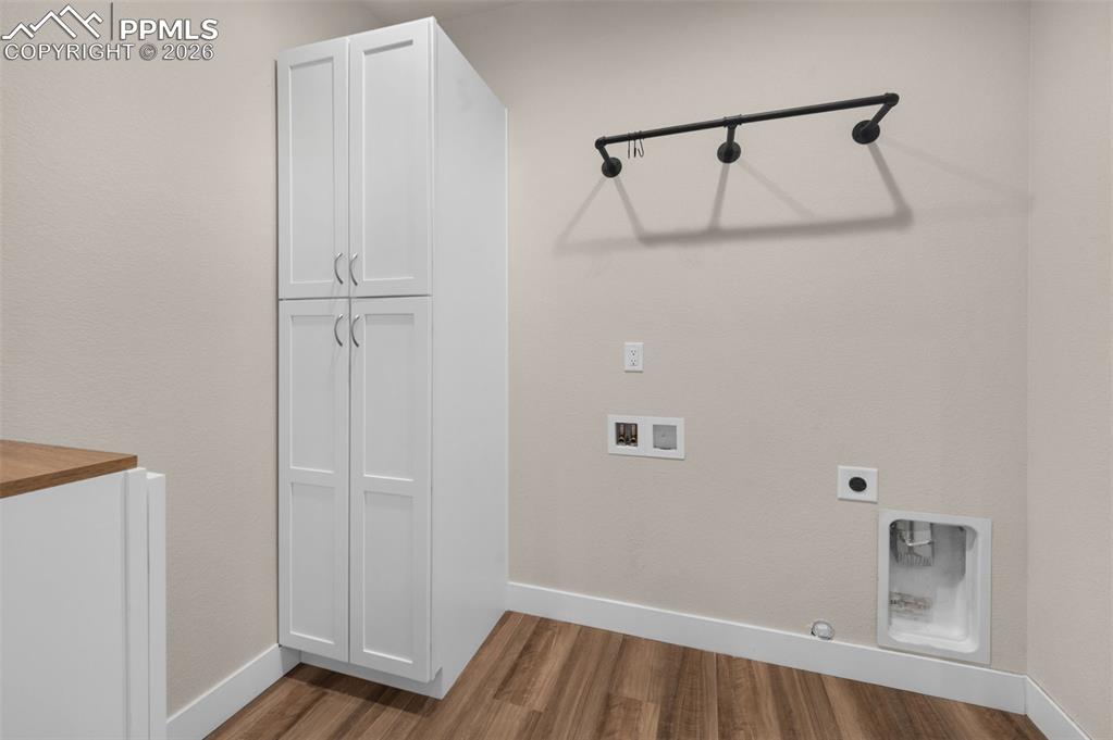 Image 22 of 30: Laundry