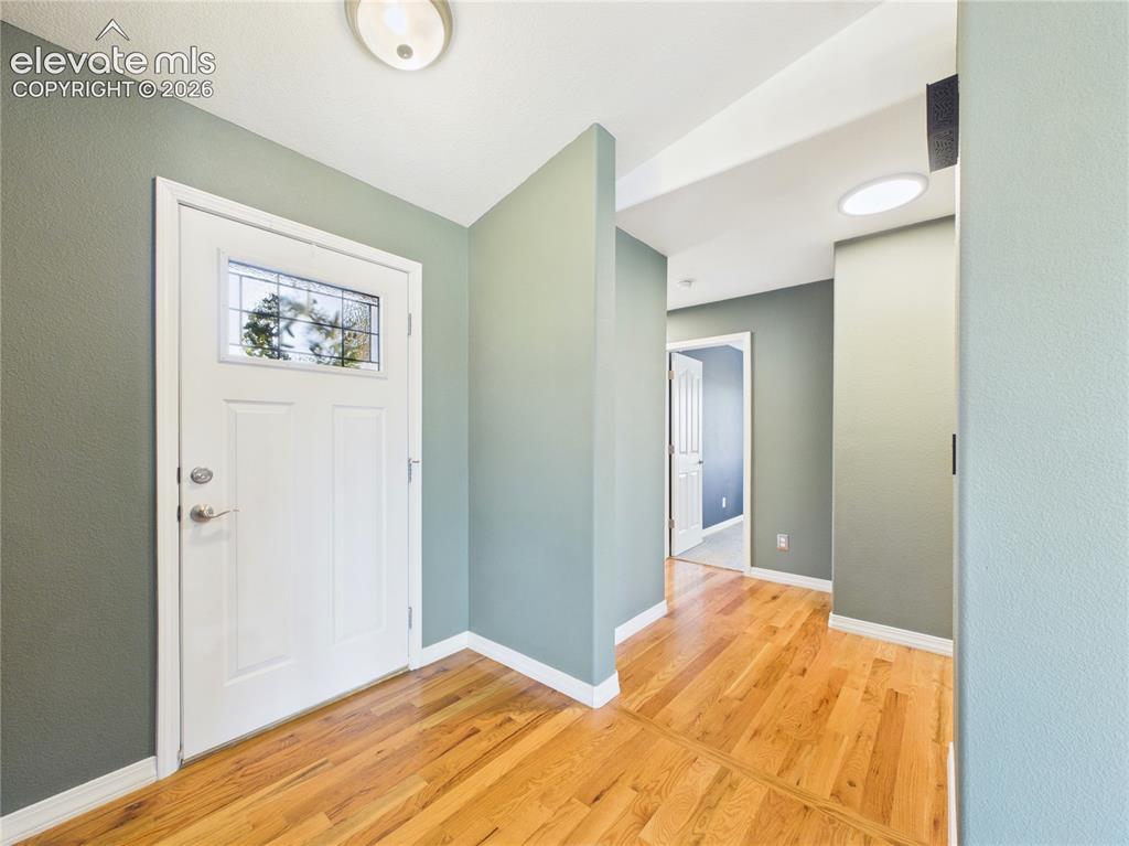 Image 19 of 50: Entry