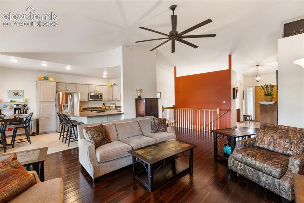Image 10 of 50: Living Room