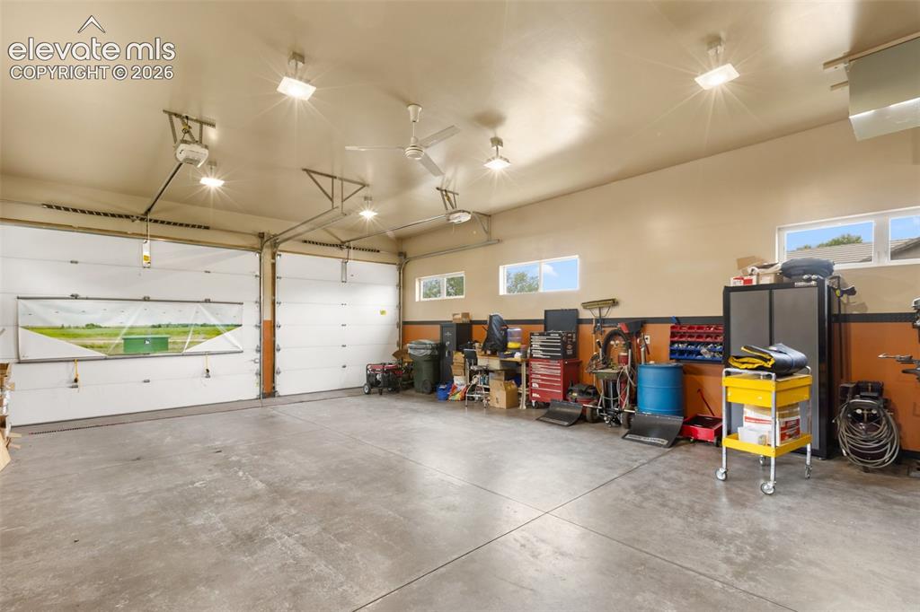 Image 49 of 50: Garage