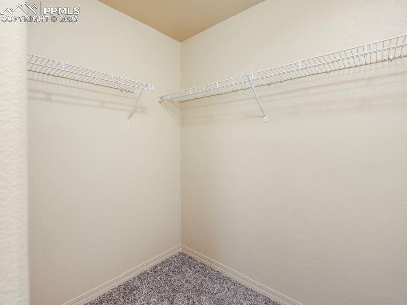 Image 21 of 38: Closet