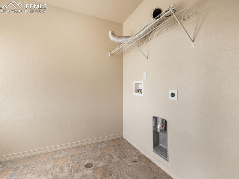 Image 28 of 38: Laundry