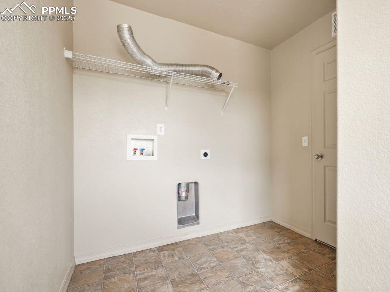 Image 29 of 38: Laundry