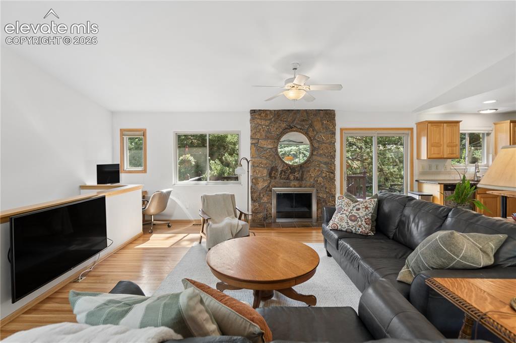 Image 16 of 44: Family Room
