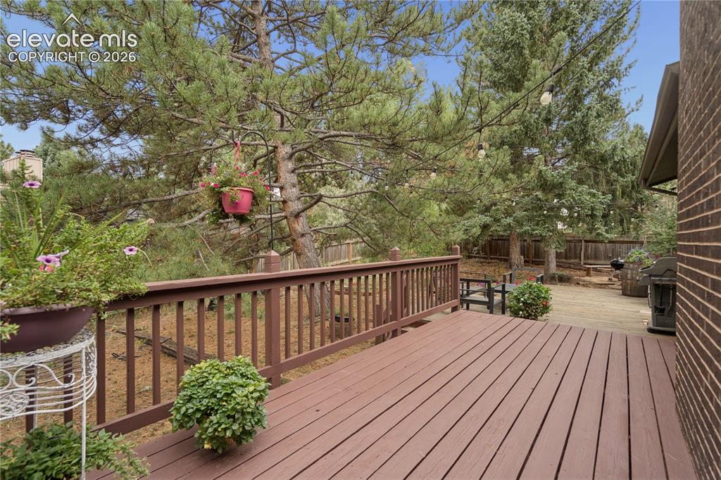 Image 42 of 44: Deck