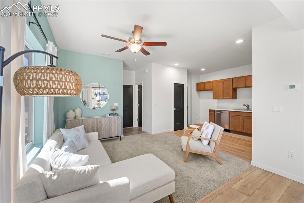 Image 4 of 26: Living Room