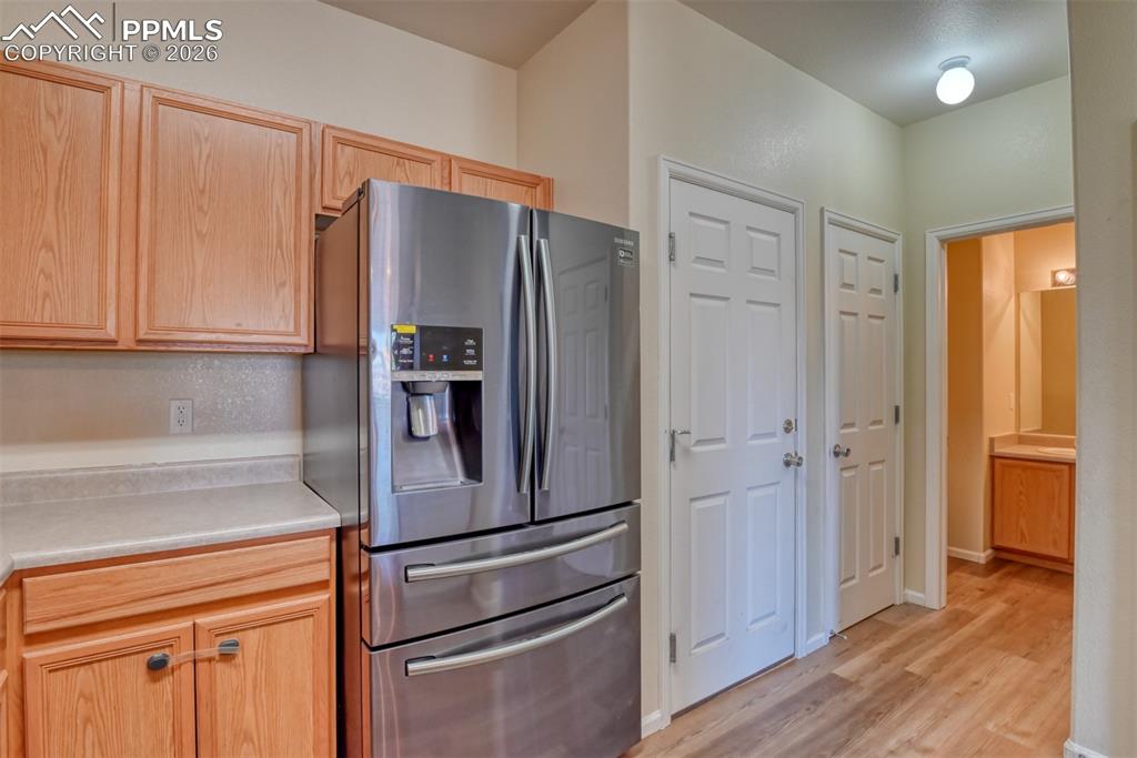 Image 13 of 50: Kitchen