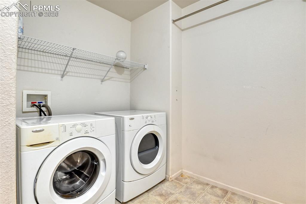 Image 22 of 50: Laundry