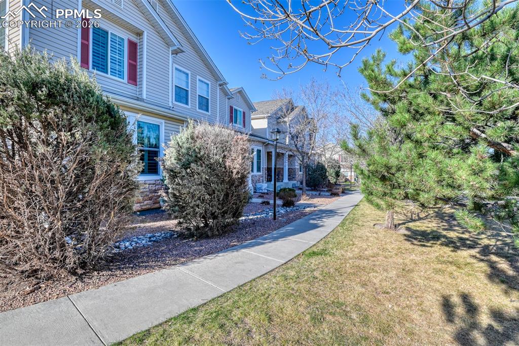 Image 3 of 50: Side of Structure