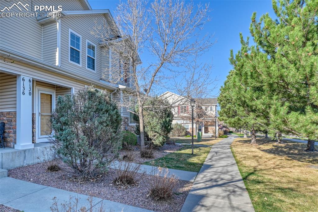 Image 4 of 50: Side of Structure