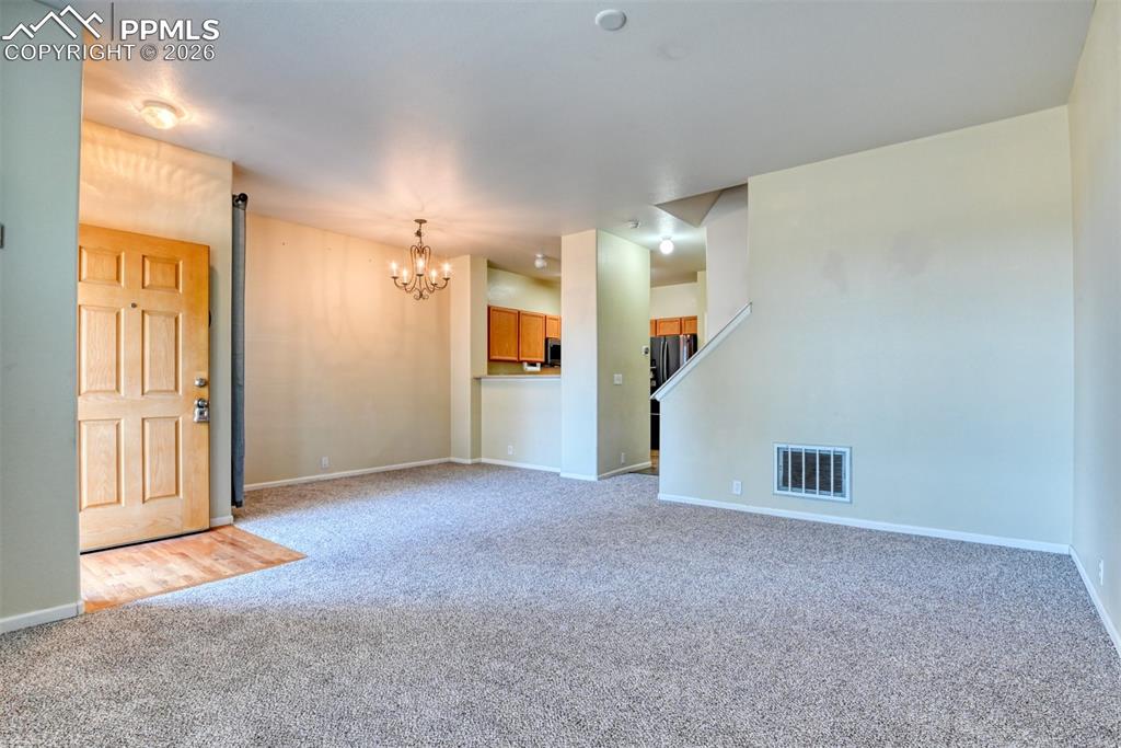 Image 6 of 50: Living Room