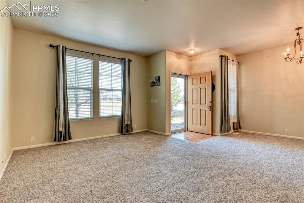 Image 7 of 50: Entry