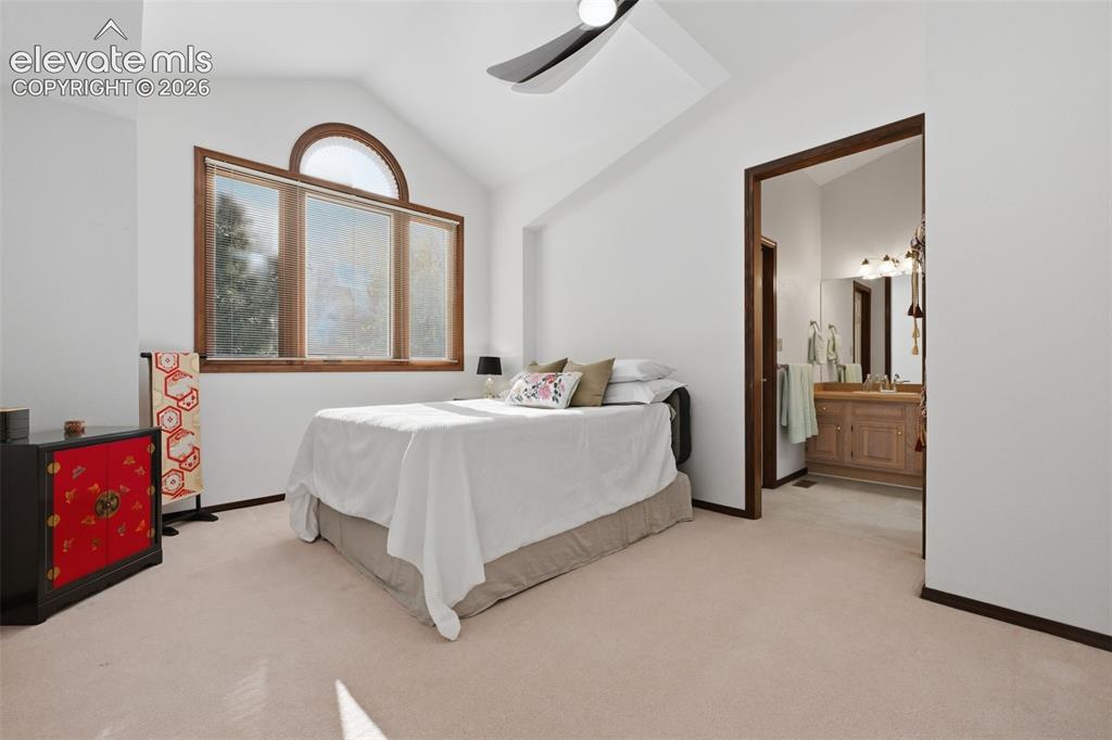 Image 17 of 44: Bedroom