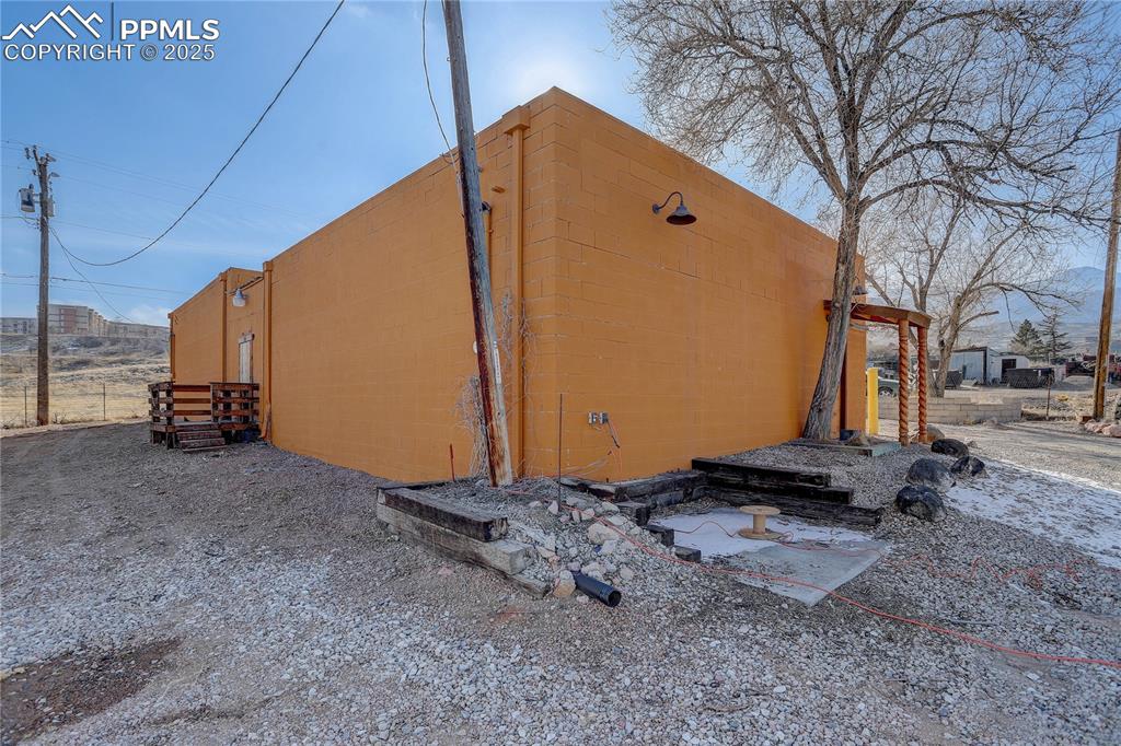 Image 3 of 15: Additional exterior access