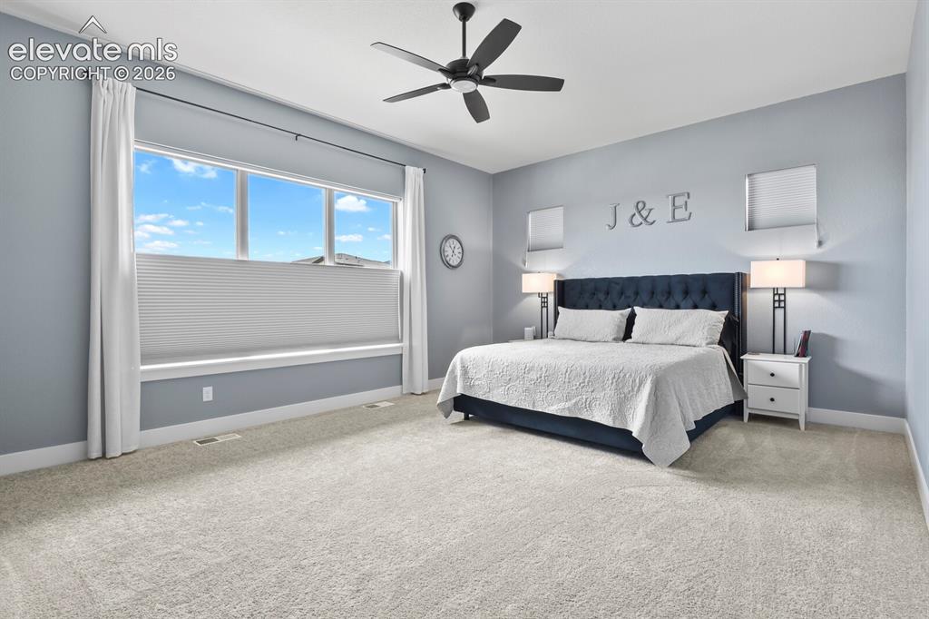 Image 17 of 48: Bedroom
