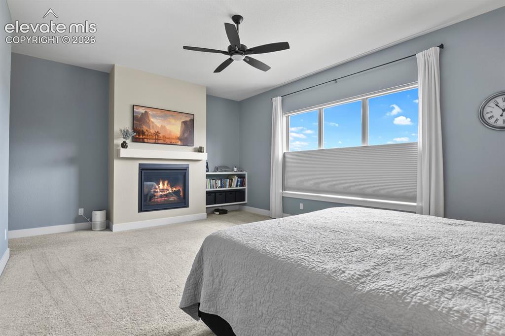 Image 18 of 48: Bedroom