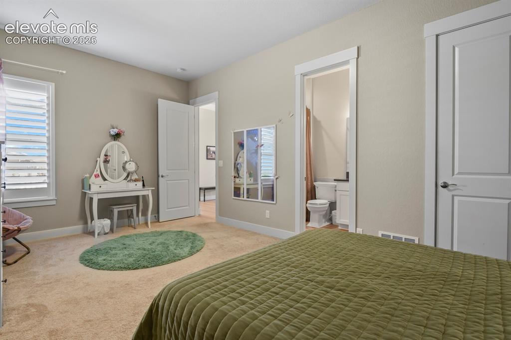 Image 21 of 48: Bedroom