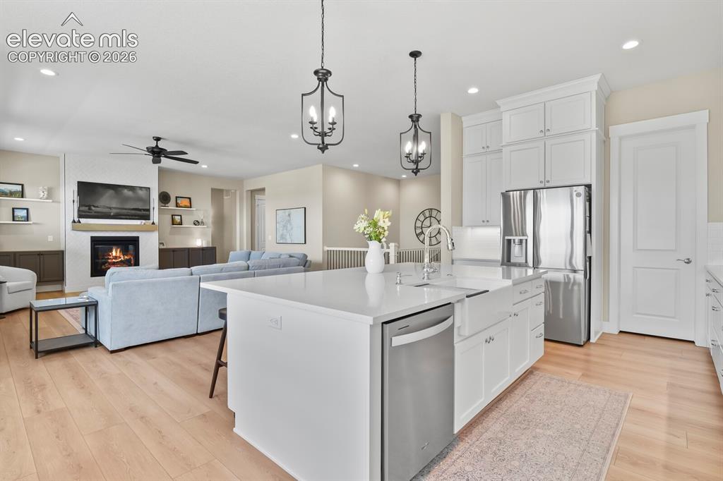 Image 5 of 48: Kitchen