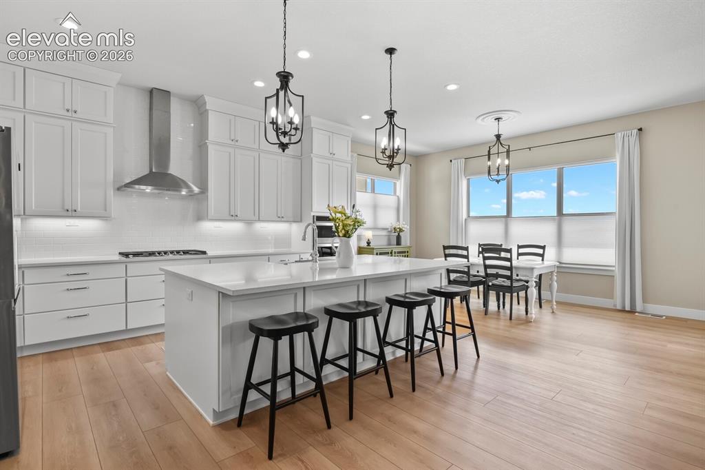 Image 7 of 48: Kitchen