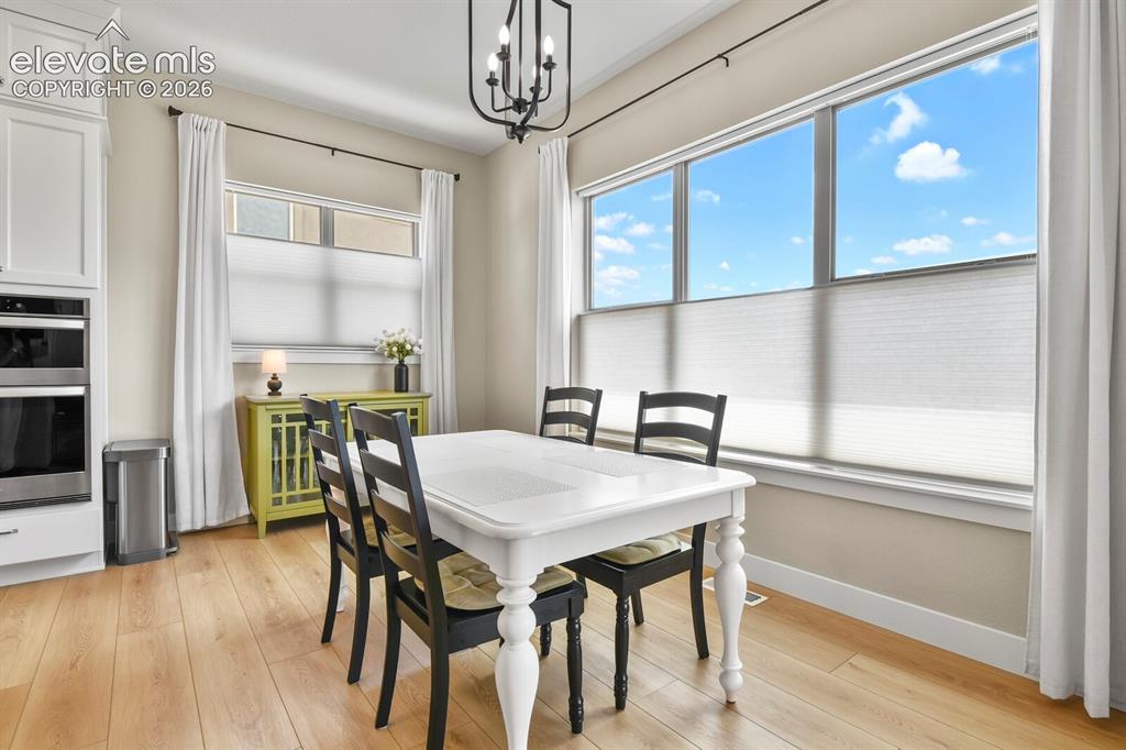 Image 9 of 48: Dining Area
