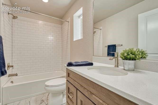 Image 20 of 42: Bathroom