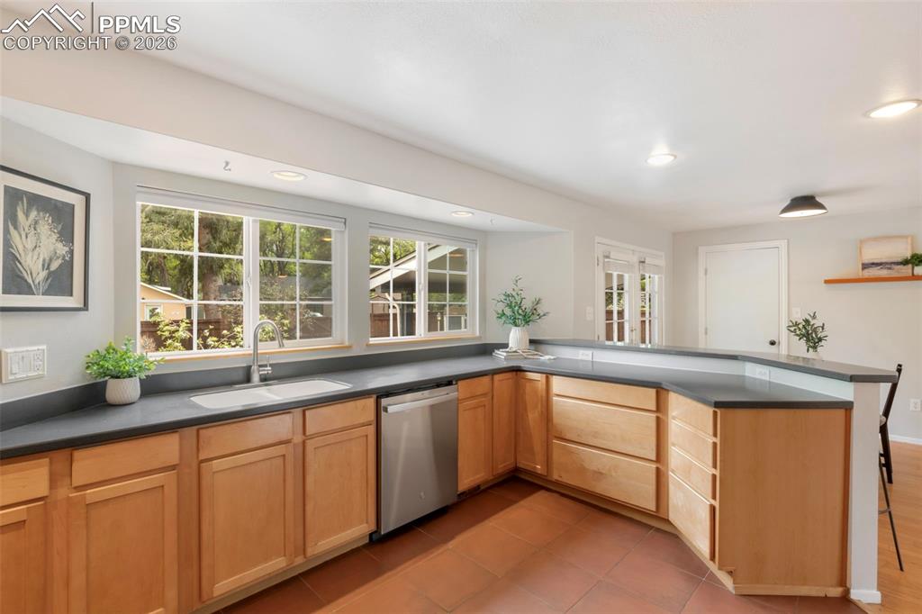 Image 10 of 36: Kitchen