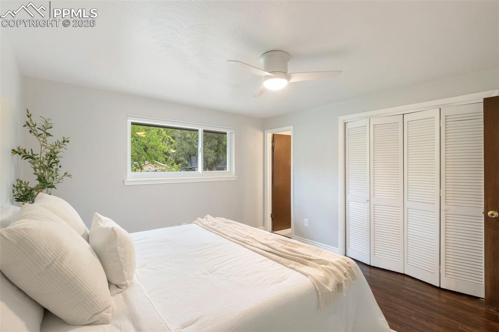 Image 13 of 36: Bedroom