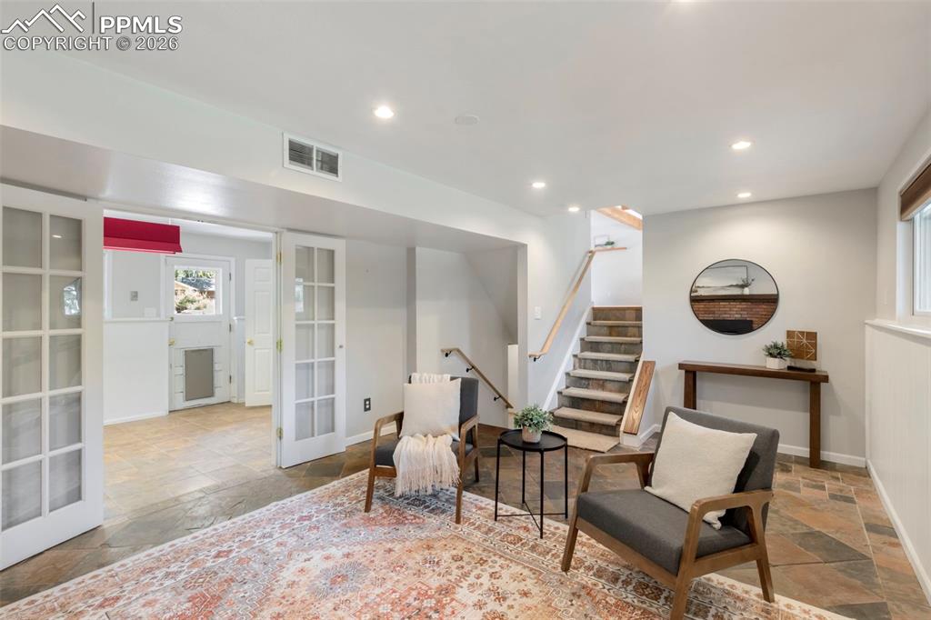 Image 23 of 36: Sitting Room