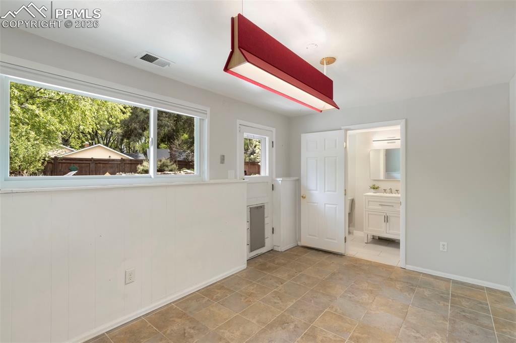 Image 24 of 36: Bedroom