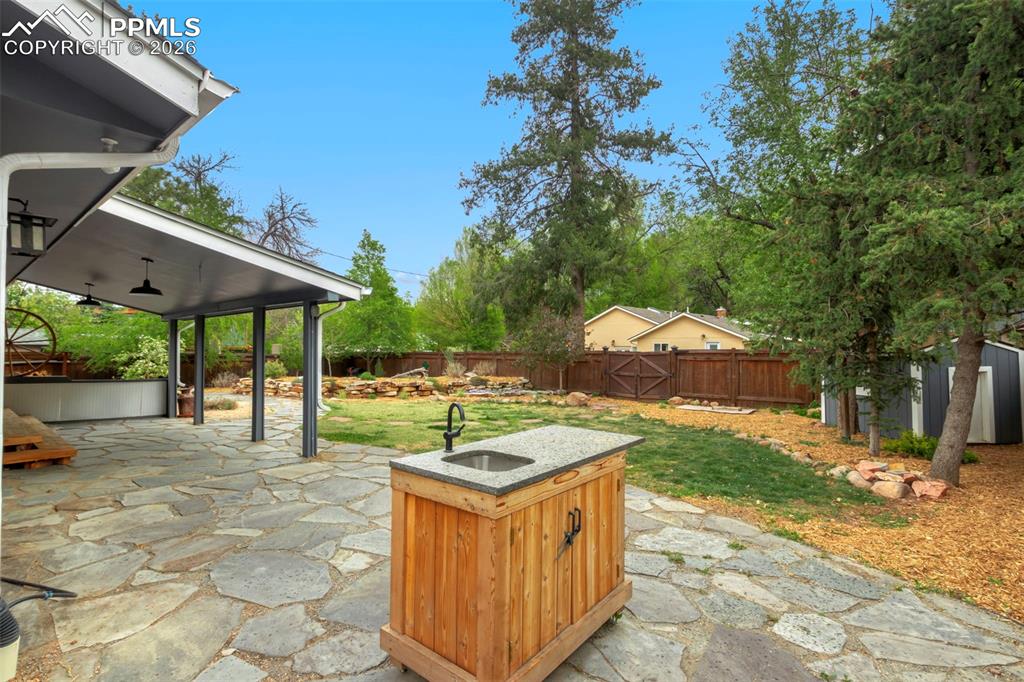 Image 33 of 36: Patio